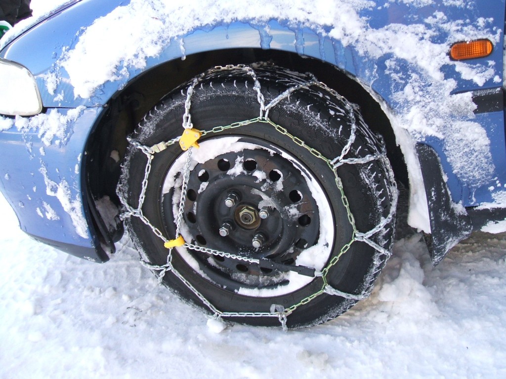Car shipping in snow